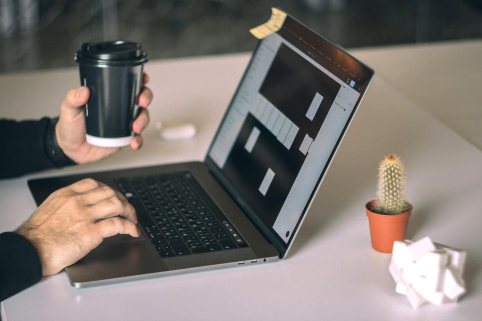 Session de webinaire en cours avec présentation d'analyse financière